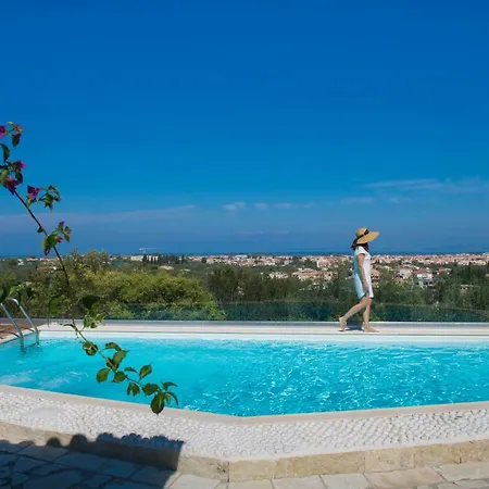 Danae Villa